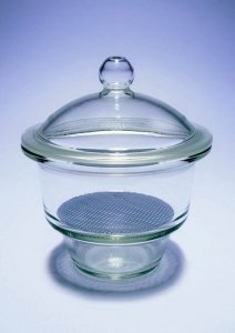 Desiccator, Soda Glass, Non-Vacuum with Knob Lid