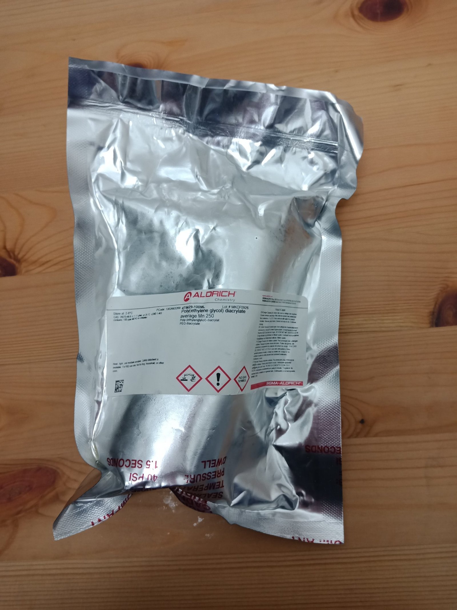 Poly(ethylene glycol) diacrylate
